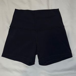 NWOT Lululemon 4” Align Shorts. Size 4